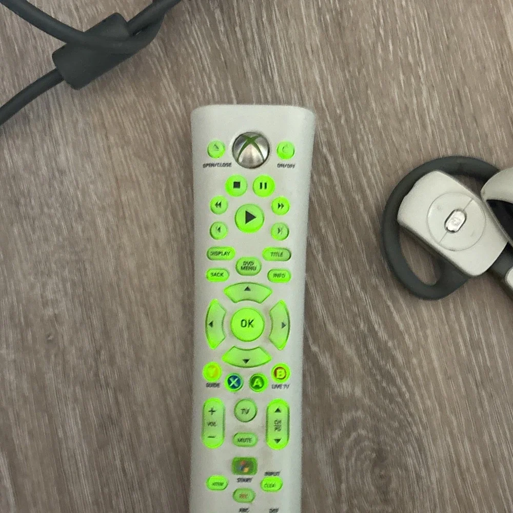 Microsoft Xbox 360 60GB Console Bundle Controller Remote Disc Tray Sticks